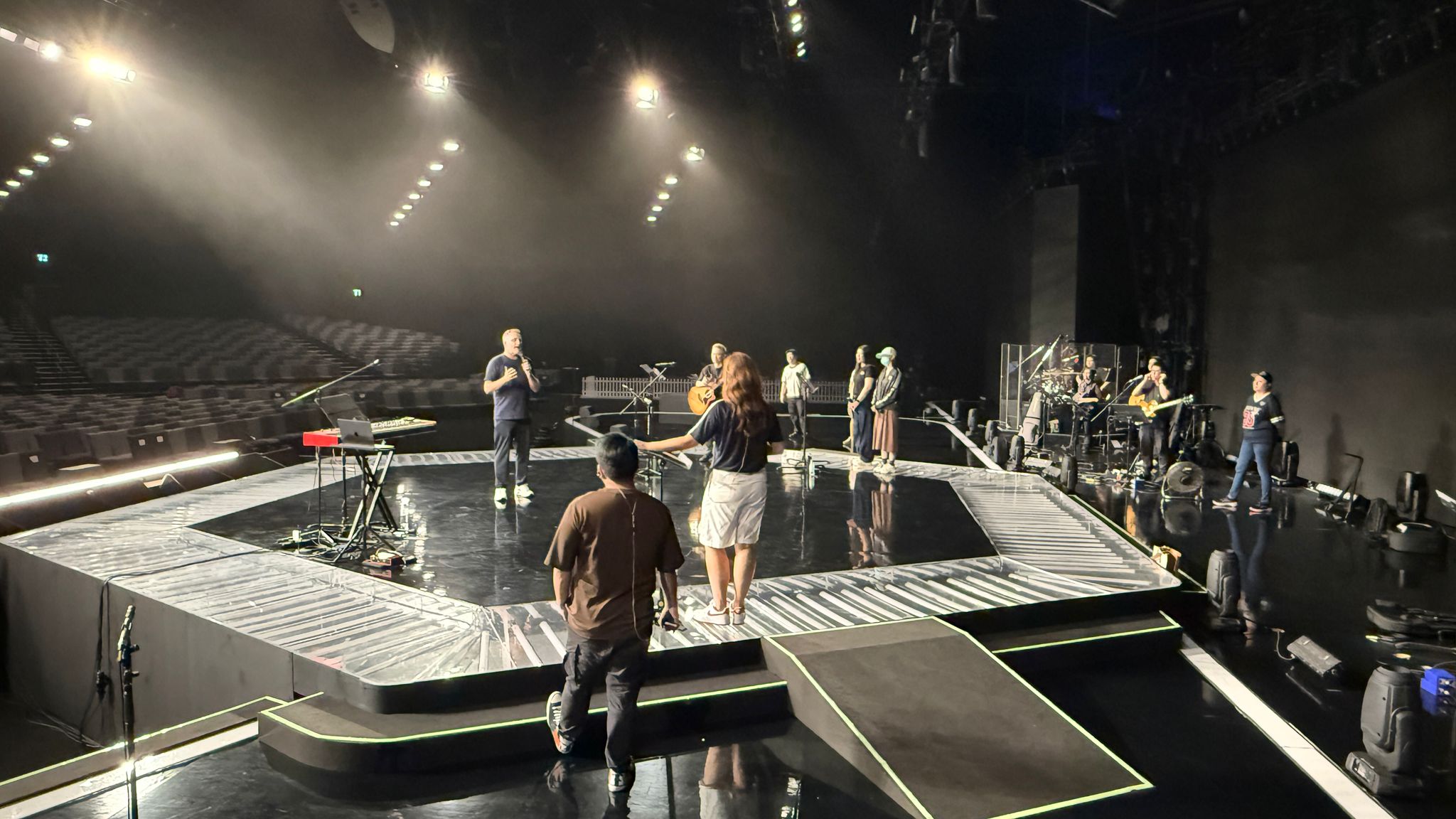 Working alongside a worship team